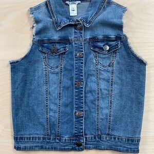 K. Jordan Sleeveless Jean Jacket Size Medium ( CW)